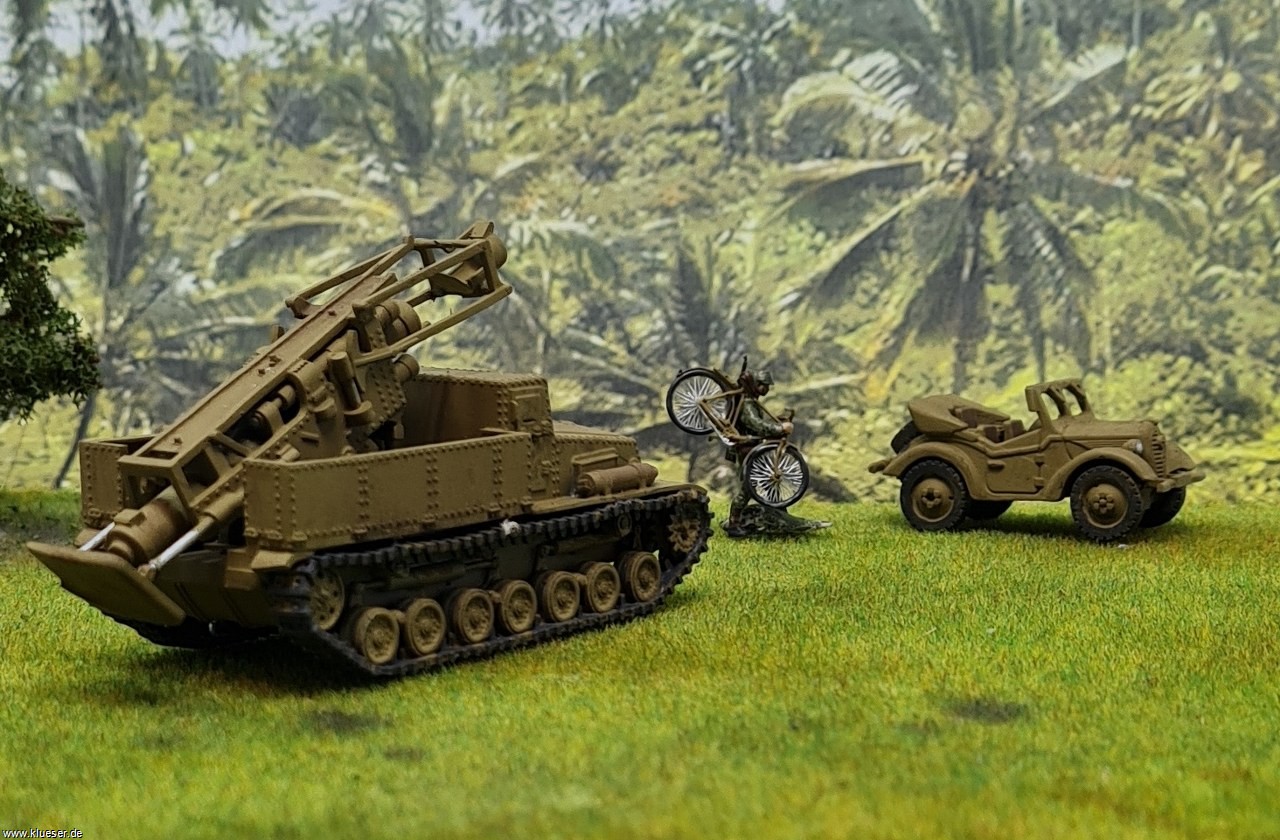 Type 4 Ha-To 30cm, Type 95 Kurogane, Japanese soldier with a bicycle