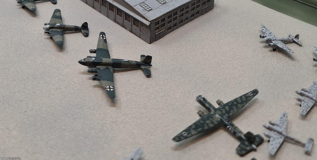 Focke-Wulf Fw200C, Junkers He111H 1/700