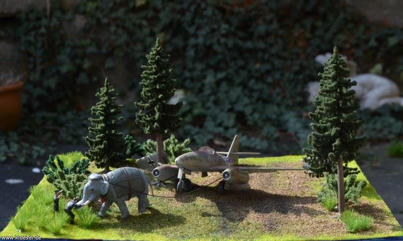 Messerschmitt Me262 durch Elefanten zerstört
