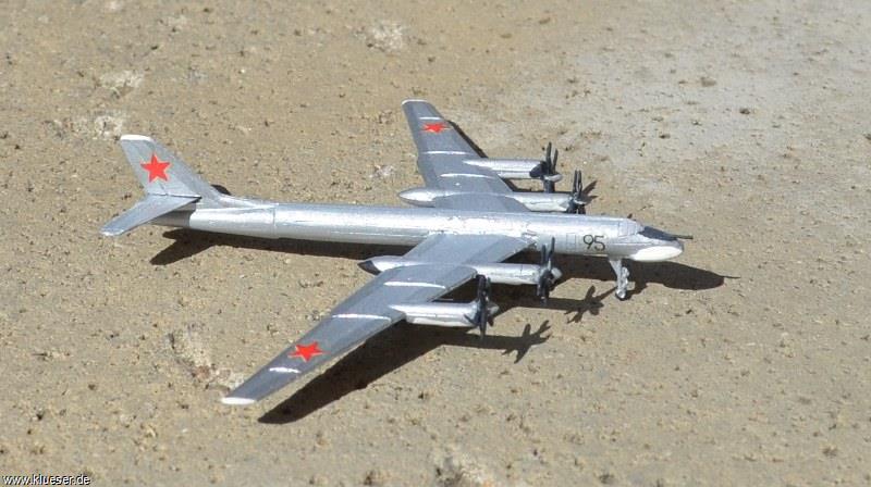 Tupolev Tu-95 Bear 1/700