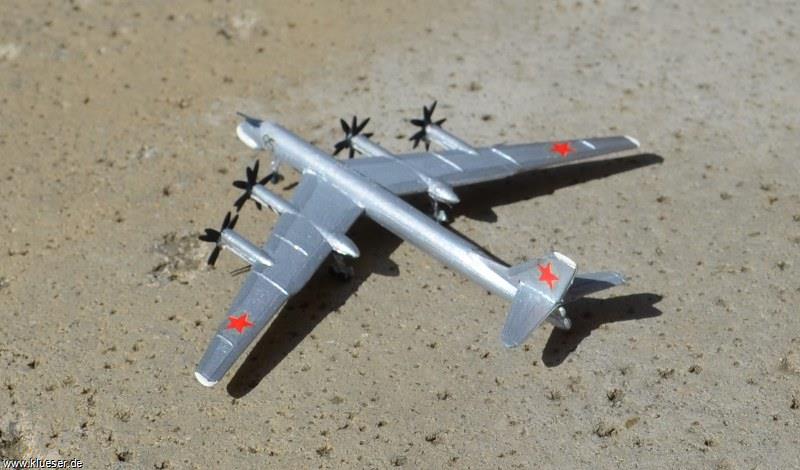 Tupolev Tu-95 Bear 1/700